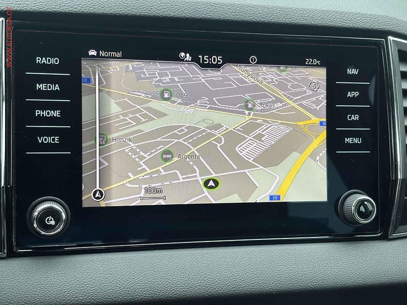 Škoda Karoq (2023) 1.5 TSi, Style, TZ, Webasto - fotka 15 z 18
