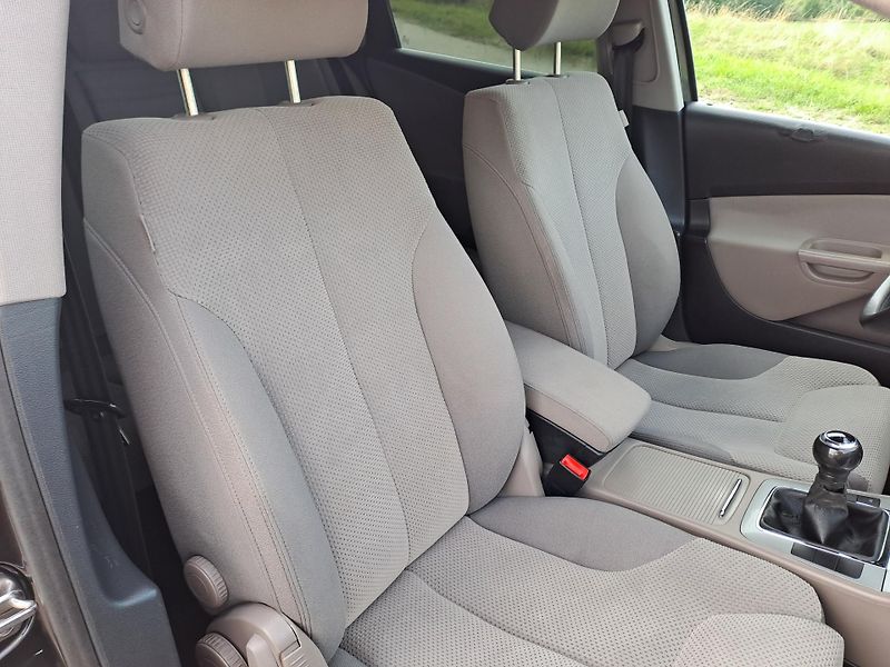 Volkswagen Passat (2006) 2.0 TDi  - fotka 17 z 32