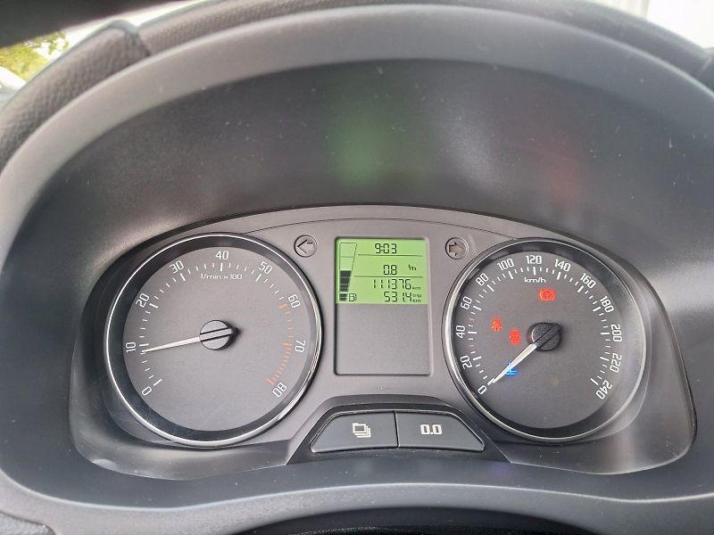 Škoda Fabia (2010) COMBI / 1.2 TSI / 63 kW / AMBI - fotka 11 z 29