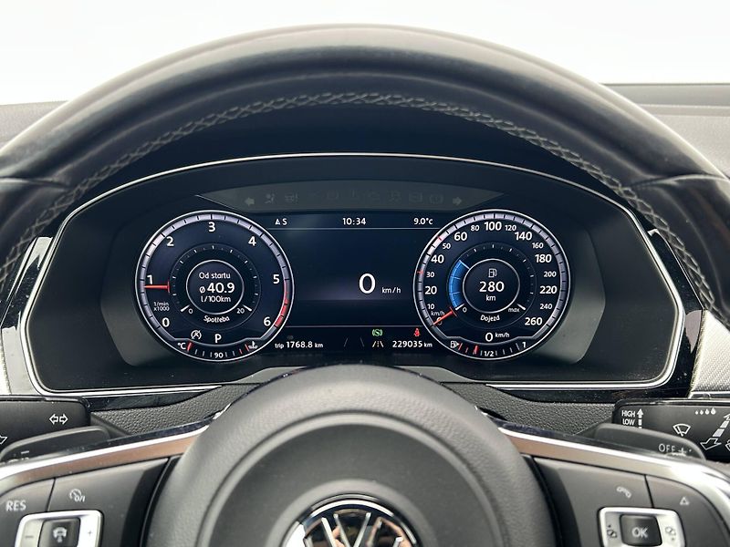 Volkswagen Passat Highline R-line DSG 4MOTION 2, - fotka 13 z 28