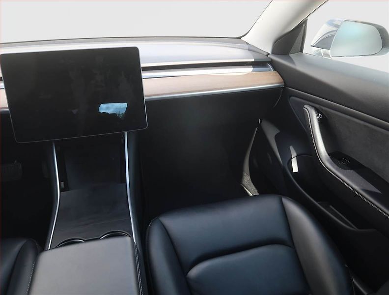 Tesla Model 3 (2019) Long Range 4WD 78kWh - fotka 8 z 23