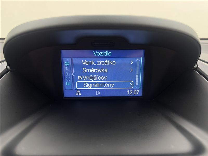 Ford B-MAX 1,6 NAVI KLIMA SENZORY TAŽNÉ - fotka 17 z 36