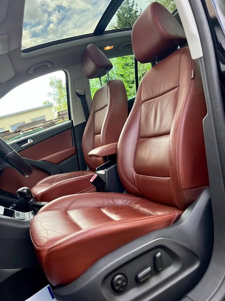 Volkswagen Tiguan (2010) DSG R-LINE VÝBAVA NIZKY NAJEZD - fotka 14 z 35