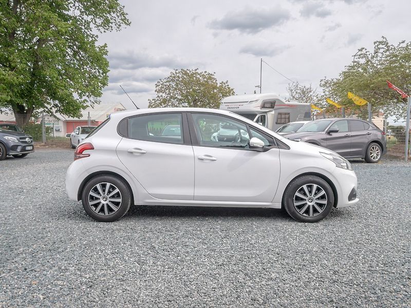 Peugeot 208 (2016) ČR 1.6HDI – PO SERVISU - fotka 4 z 45