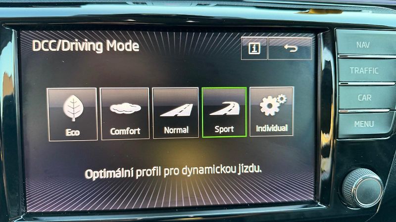 Škoda Superb (2017) - fotka 20 z 22