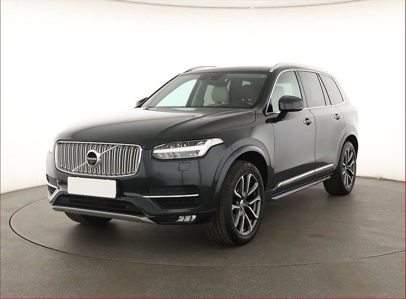 Volvo XC90 (2018) D5 AWD - fotka 2 z 21