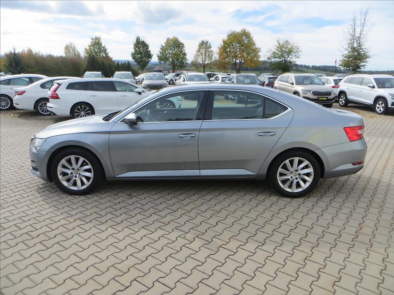 Škoda Superb 1,5 TSI 110kW Style - fotka 4 z 27
