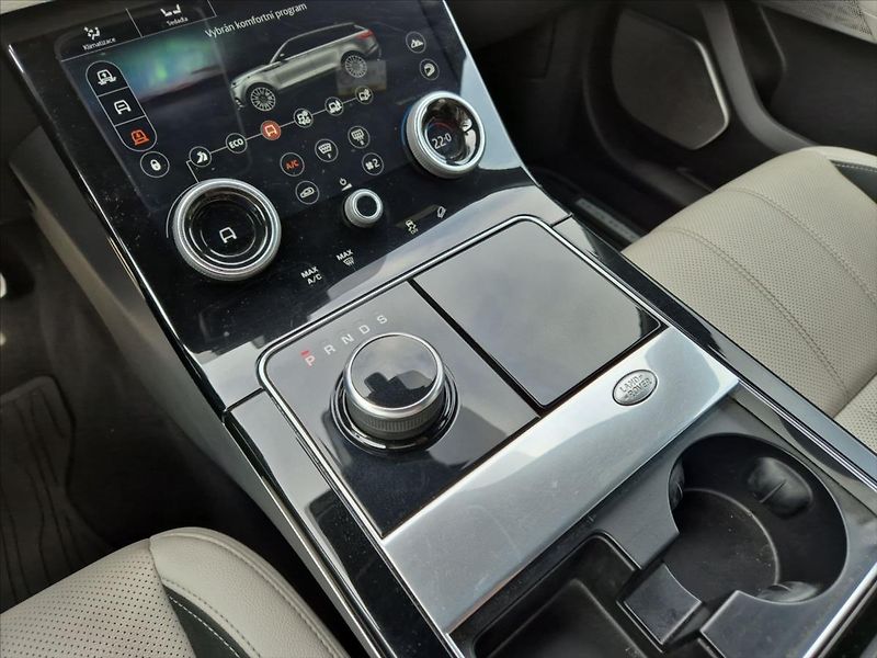 Land Rover Range Rover Velar 3,0 D300 R-Dynamic SE - fotka 19 z 19