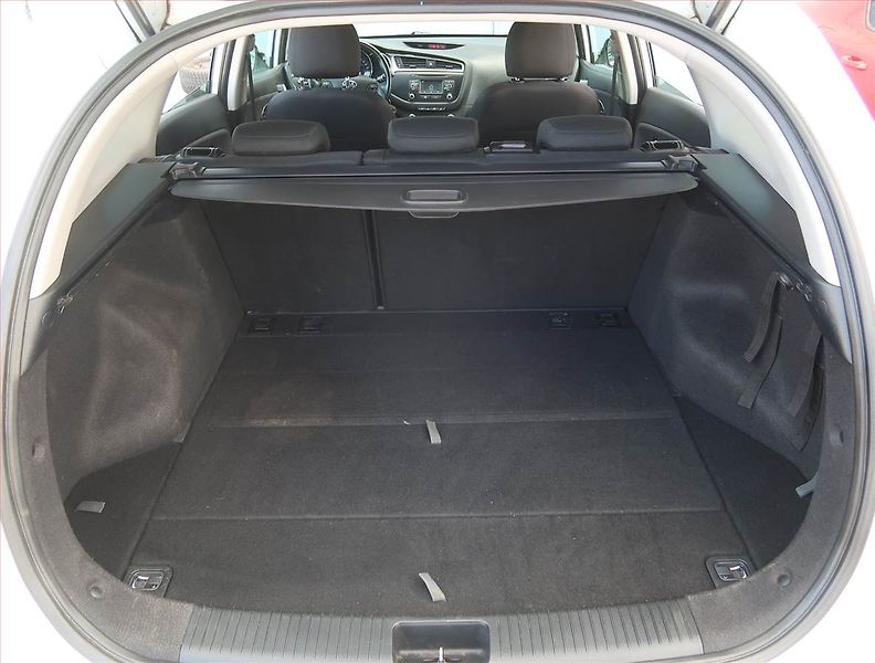 Kia Ceed (2018) 1.6 CRDi, Serv.kniha, Tempomat - fotka 14 z 17