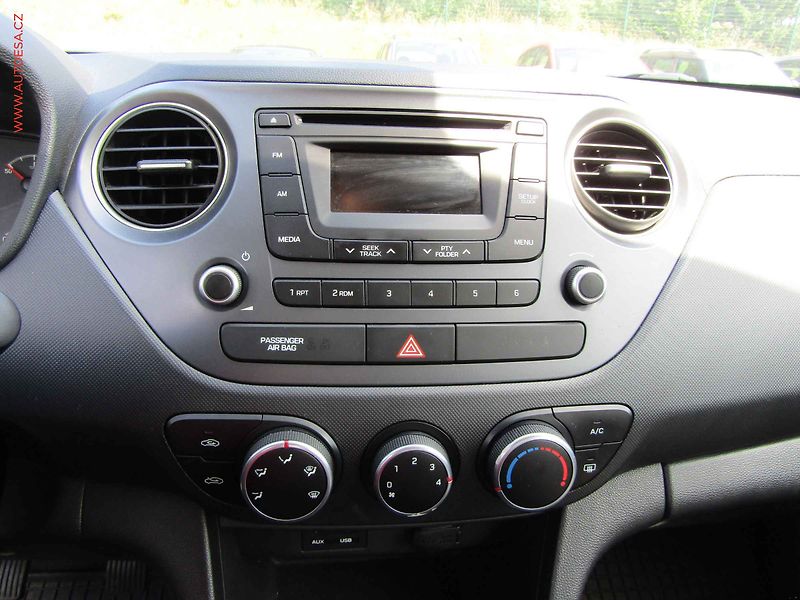 Hyundai i10 (2016) 1.0i, 2.maj,ČR, AC - fotka 14 z 16
