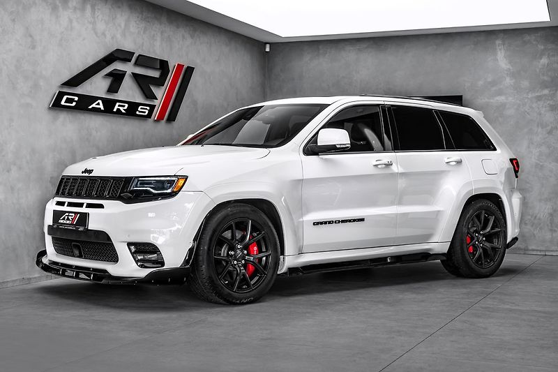 Jeep Grand Cherokee SRT 8 - fotografie inzerátu