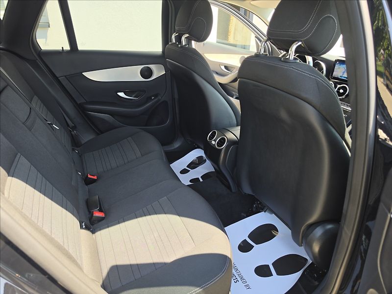 Mercedes-Benz GLC 2,0 CRDi 200D 4MATIC NAVI KAME - fotka 31 z 41
