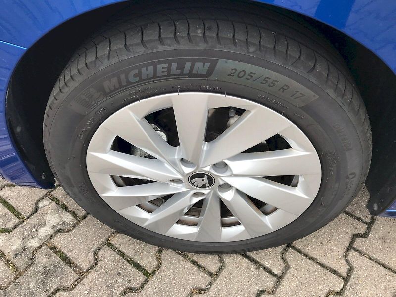 Škoda Octavia (2025) COMBI TOP SELECTION 1,5 TSI - fotka 26 z 26