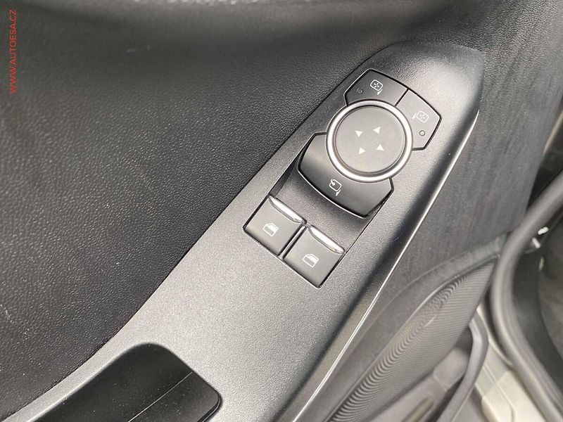 Ford Fiesta (2019) 1.0 EB, ST-Line, navi, kamera - fotka 14 z 18