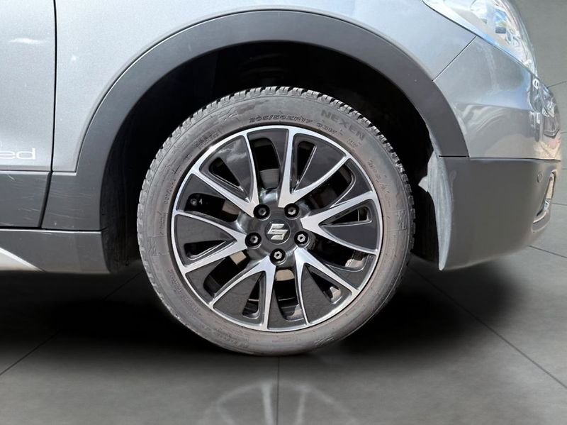 Suzuki SX4 S-Cross Comfort+ 4x4 Navigace /Xenony - fotka 5 z 23