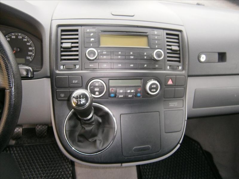 Volkswagen Multivan 1,9 TDI  77KW - fotka 14 z 14