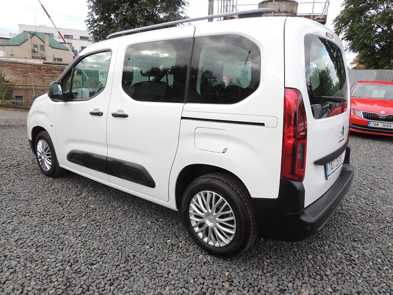 Citroën Berlingo (2019) 1.2Puretech,Live,81kw,ČR,1.maj - fotka 7 z 55