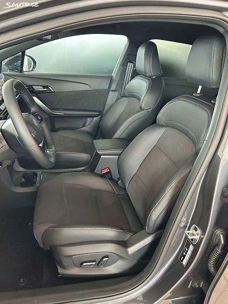 MG MG4 (2025) EV XPOWER 64kW - fotka 8 z 11