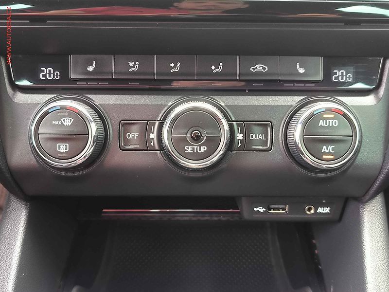 Škoda Octavia (2014) 2.0 TDi, ČR, RS, DSG, bixen - fotka 13 z 20