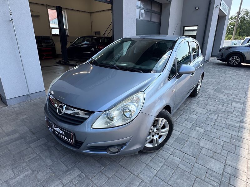 Opel Corsa (2008) 1.2 16V - fotka 2 z 21