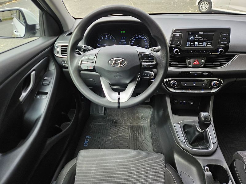 Hyundai i30 1,4i 73kW, Start Plus, serv.kn - fotka 14 z 32