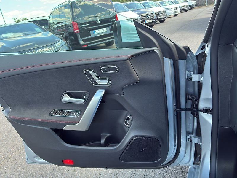 Mercedes-Benz CLA 200 d Shooting Brake AMG - fotka 21 z 26