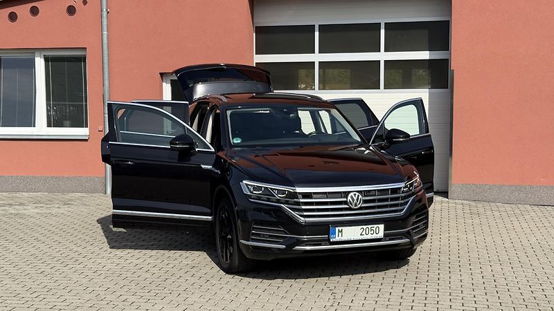 Volkswagen Touareg 3.0TDi*210kW*EXKLUSIVE* - fotka 21 z 24