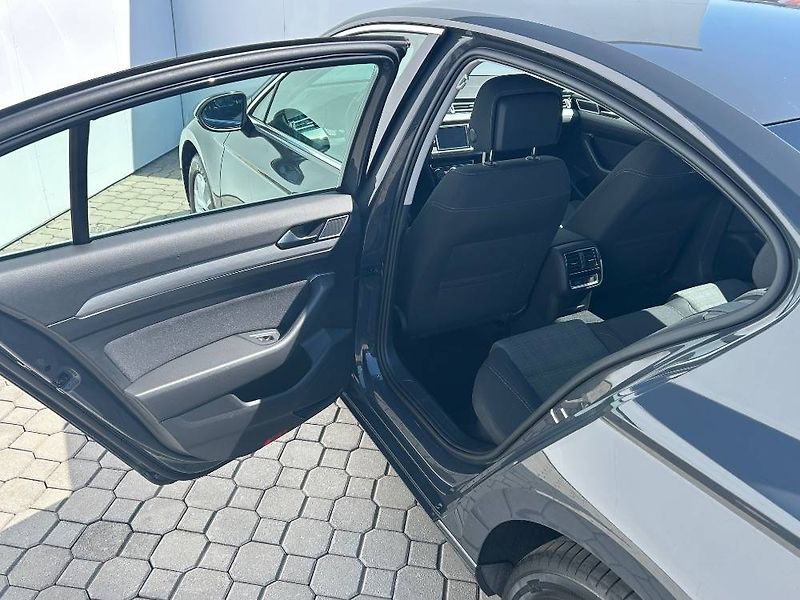 Volkswagen Passat Business 1,5TSI - fotka 8 z 26