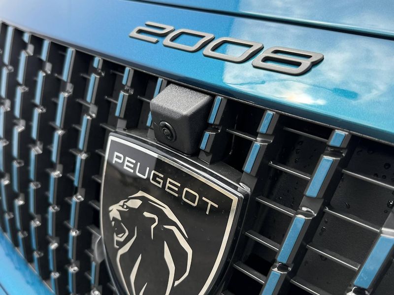 Peugeot 2008 (2026) ALLURE Hybrid  1,2 145 e-DCS6 - fotka 7 z 22