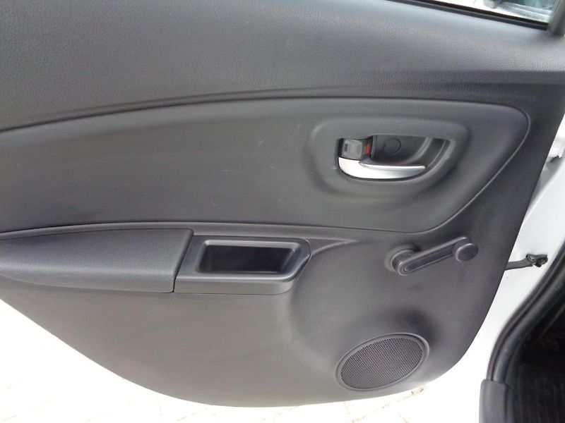 Toyota Yaris 1.5 VVT- i  82 kW - fotka 23 z 26