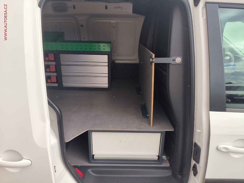 Volkswagen Caddy (2020) 2.0TDi WÜRTH, navi, +kola - fotka 8 z 24