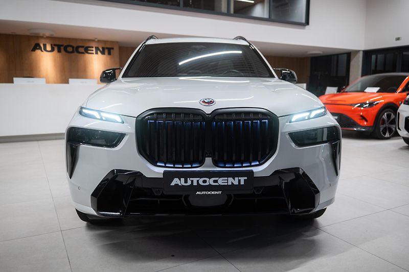 BMW X7 (2023) 40D 250KW M-SPORT MASÁŽE TAŽNÉ - fotka 14 z 49