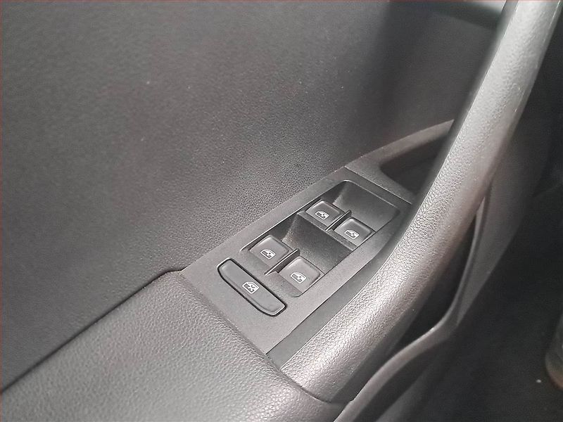 Škoda Octavia (2015) 1.6 TDI, Bi-Xenony, Tempomat - fotka 15 z 16