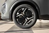 Peugeot 2008 ALLURE Hybrid 145 e-DCS6 - náhled 16