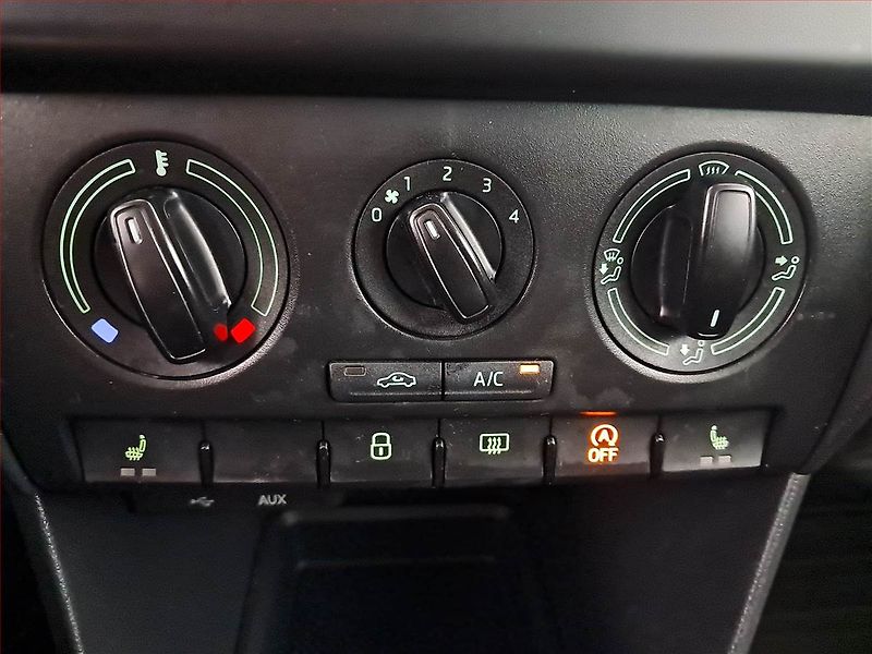 Škoda Rapid (2016) Spaceback 1.2 TSI - fotka 16 z 19