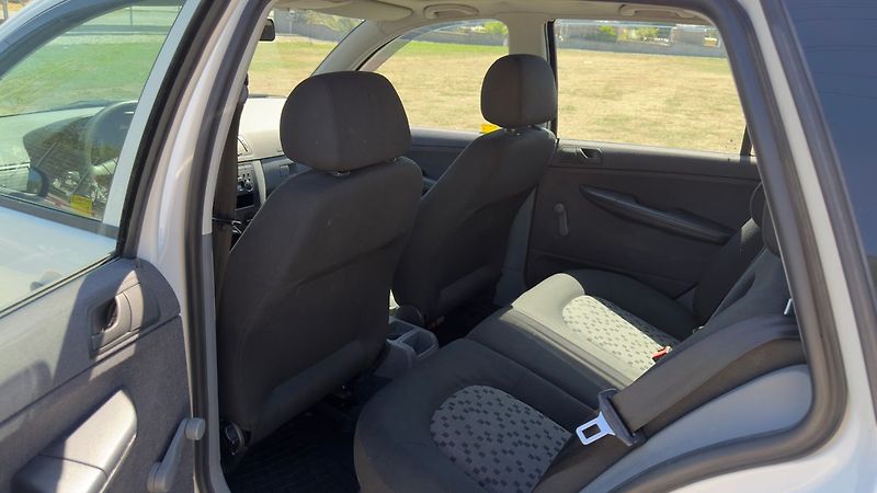 Škoda Fabia 1.2i 12V ČR 1. maj - fotka 20 z 25