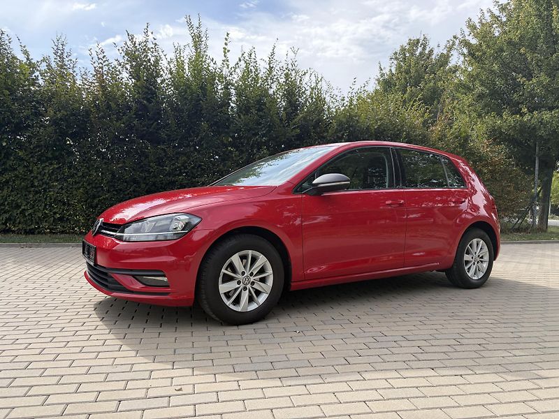 Volkswagen Golf 1.0 TSi Comfort - fotka 4 z 31