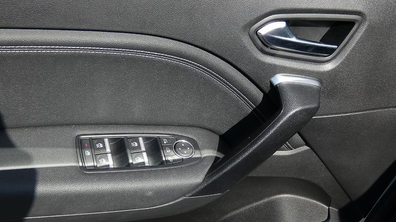 Renault Captur 1,3  TCe 140 Techno - fotka 9 z 22