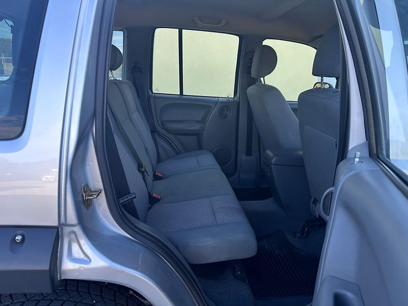 Jeep Cherokee (2005) Renegade 3.7i LPG/4x4/Tažné - fotka 18 z 29
