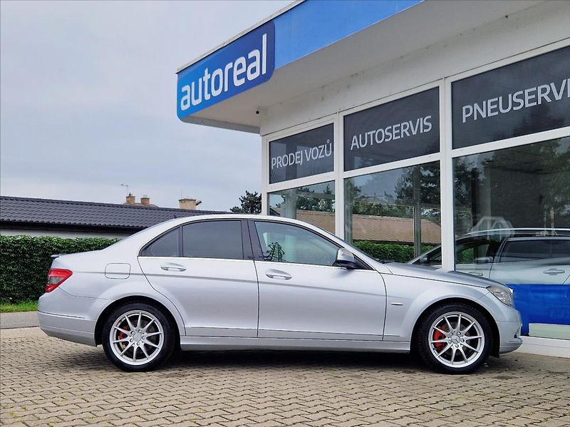 Mercedes-Benz Třídy C 2,2 CDI AVANTGARDE MAN TOPSTAV - fotka 8 z 36