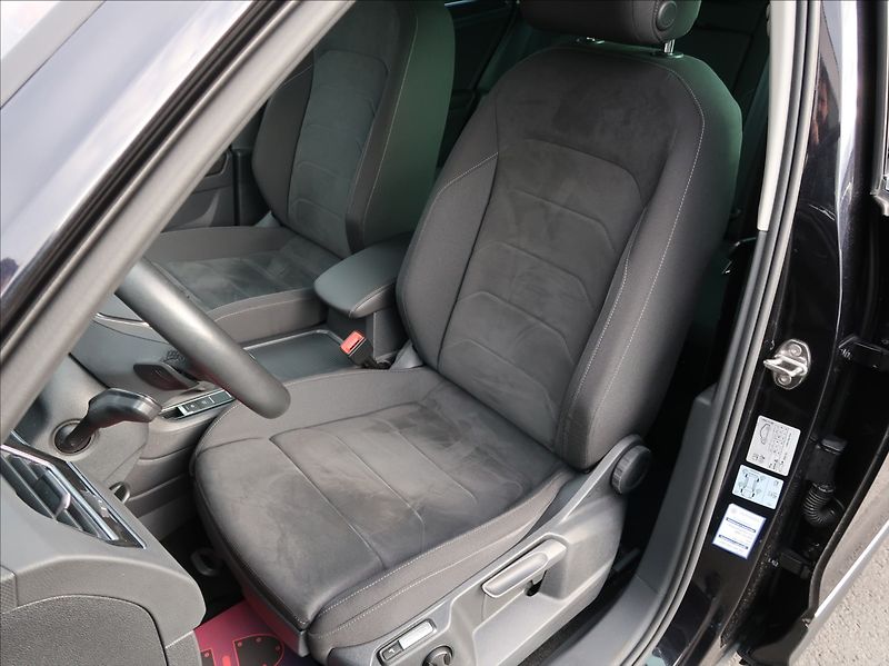 Volkswagen Tiguan 2,0 TDi,110kW,Elegance,ČR,4x4 - fotka 10 z 28