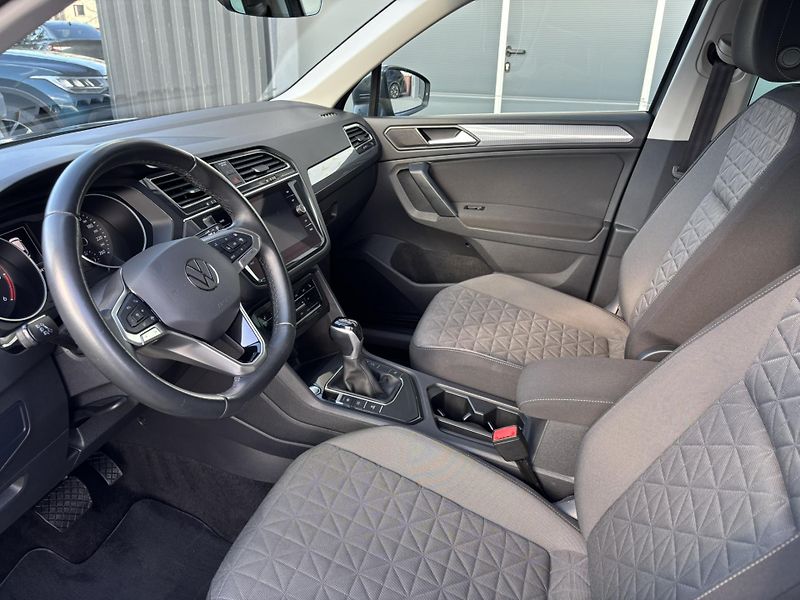 Volkswagen Tiguan (2024)  Life 2.0 TDI (110 kW) TZ AUT - fotka 19 z 22