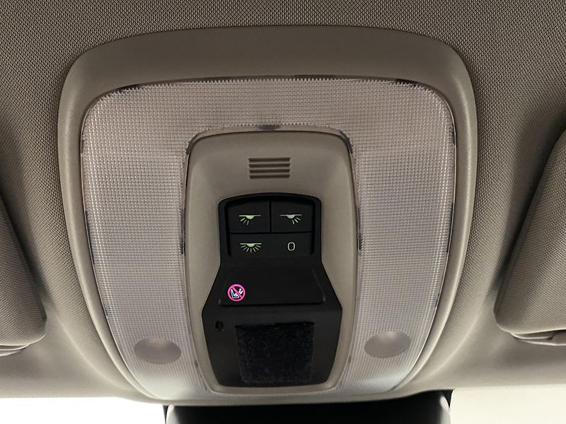 Volvo V60 D5 MOMENTUM REZERVACE - fotka 29 z 43
