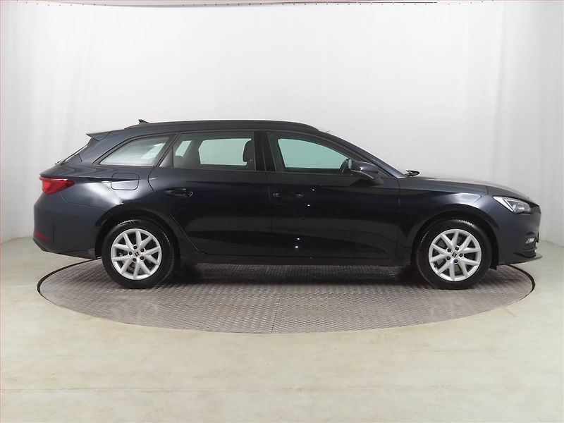 Seat Leon (2022) 2.0 TDI, Automat, Navi - fotka 6 z 21
