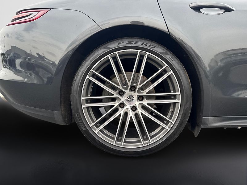Porsche Panamera 4S - fotka 13 z 30