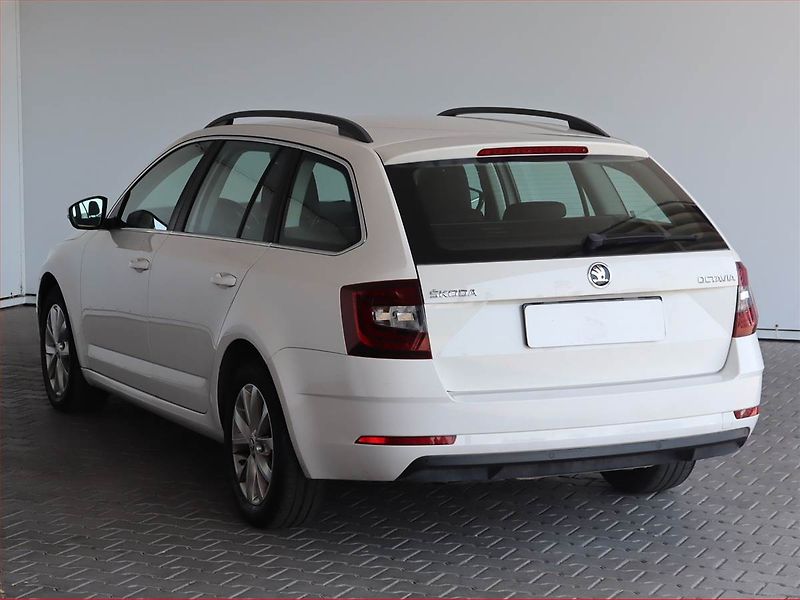 Škoda Octavia (2017) 1.6 TDI, Xenony, Tempomat - fotka 4 z 20