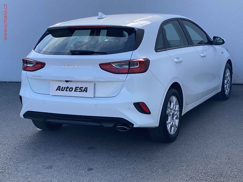 Kia Ceed (2023) 1.5 T-GDi, 1.maj,ČR, Spin - fotka 4 z 16