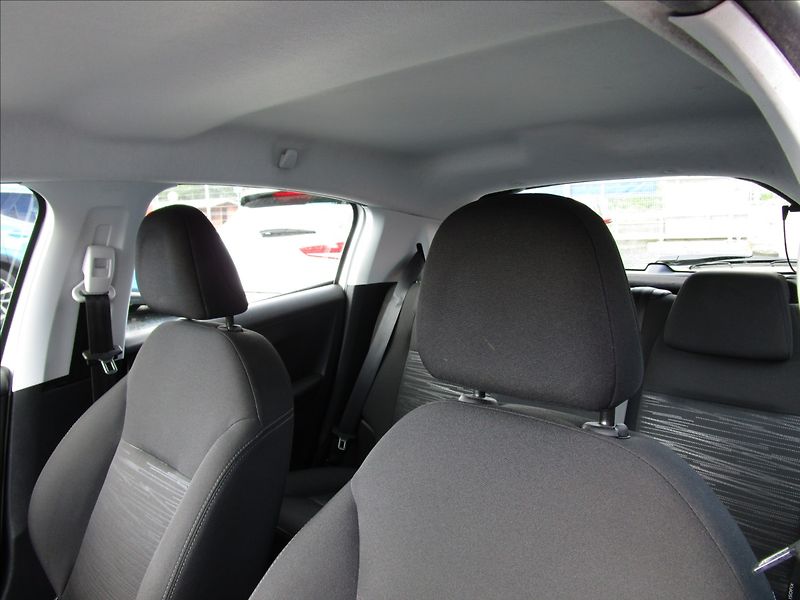 Peugeot 208 1.0i - fotka 14 z 40