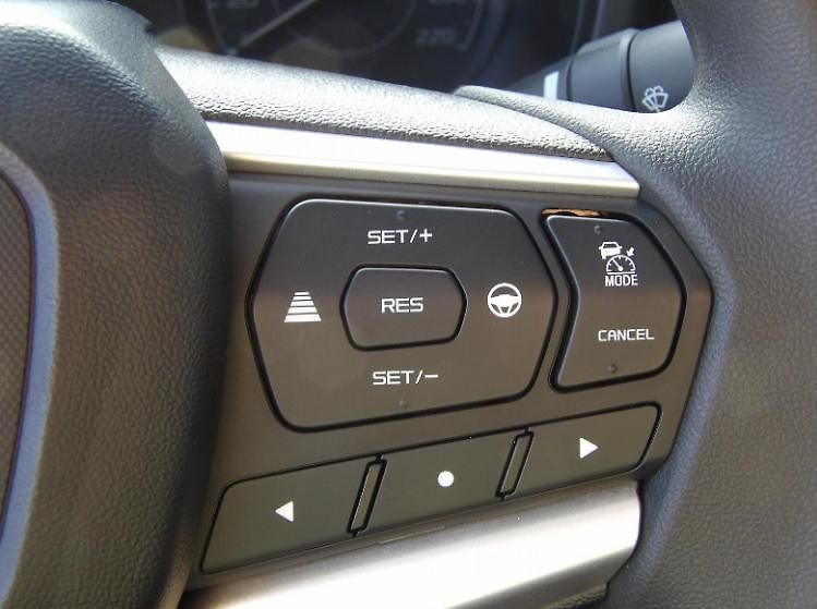 Isuzu D-Max (2026) LS 2.2L 163K 4x4 8st. A/T - fotka 10 z 28