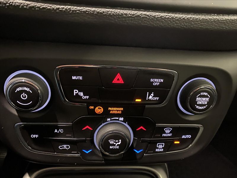 Jeep Compass 1,4 MultiAir 140k  Latitude - fotka 13 z 20